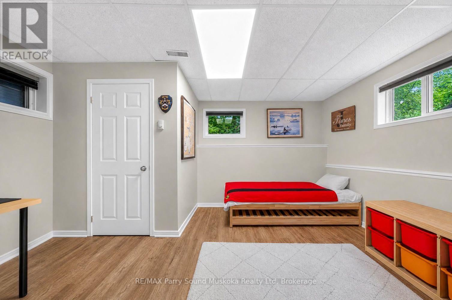 8 MOUNTAIN BASIN DRIVE - 24