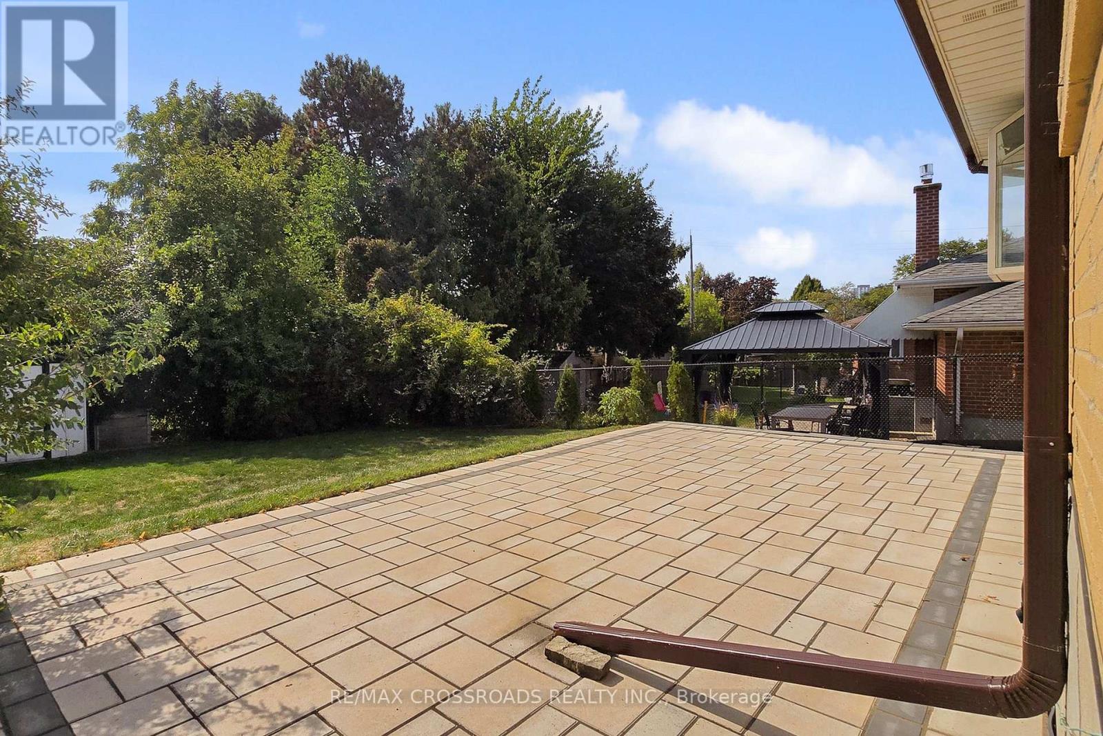 55 ELVASTON DRIVE - 32