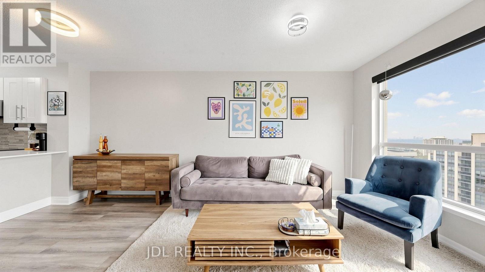 #2005 21 HILLCREST AVENUE - 9