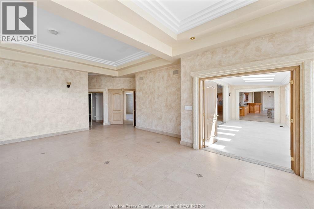 7348 HOWARD - 12