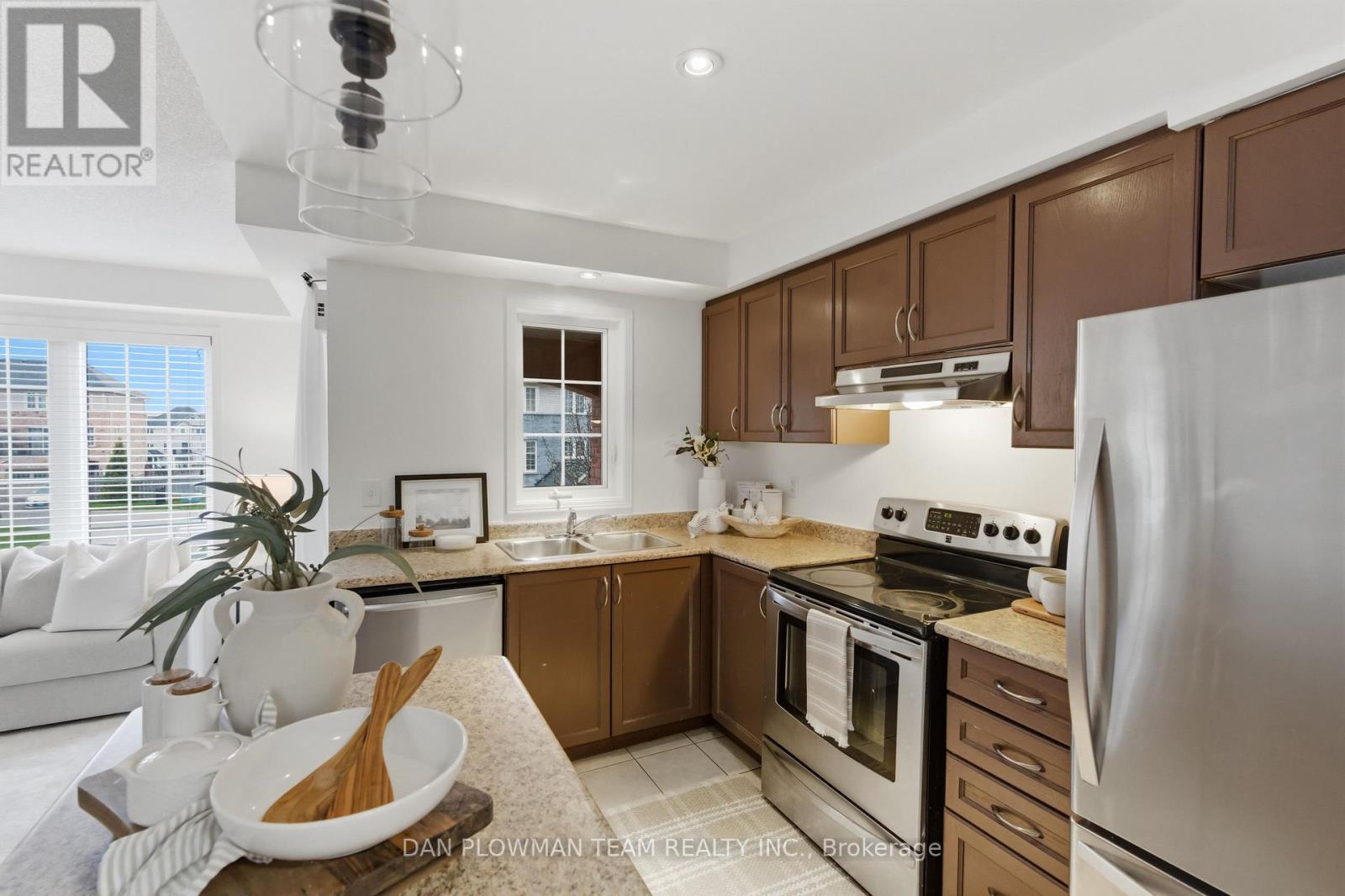 23 BLUNDEN ROAD - 11