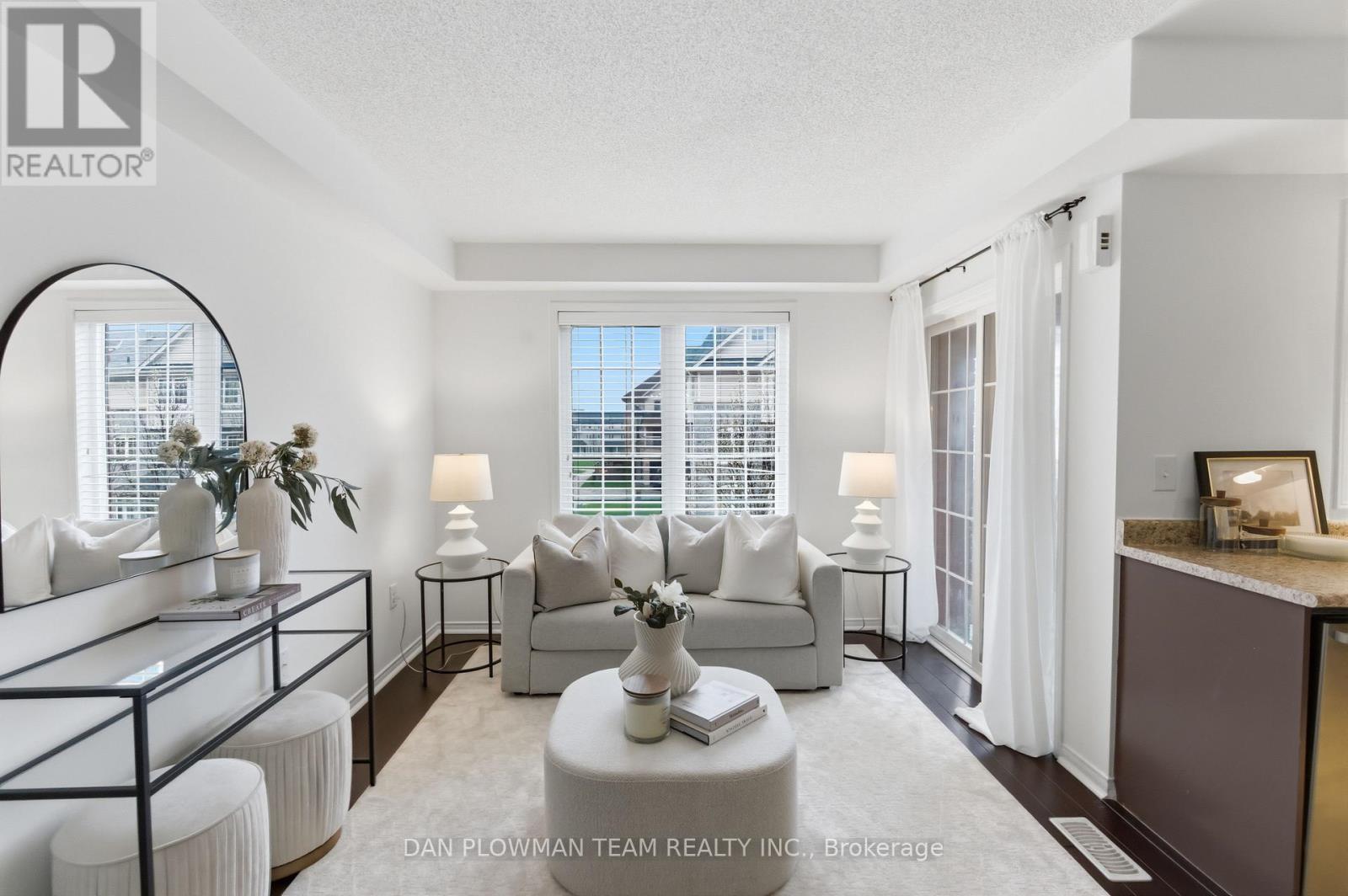 23 BLUNDEN ROAD, Ajax (Central East) — photo 2