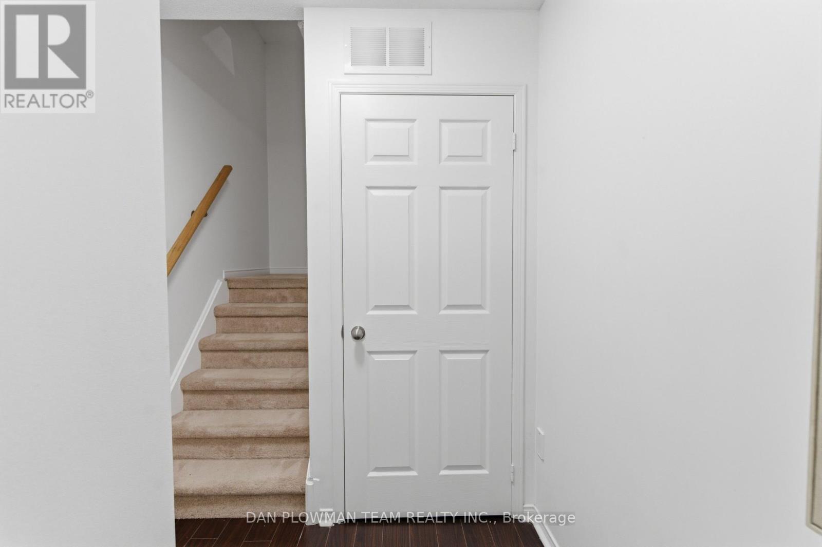 23 BLUNDEN ROAD - 25