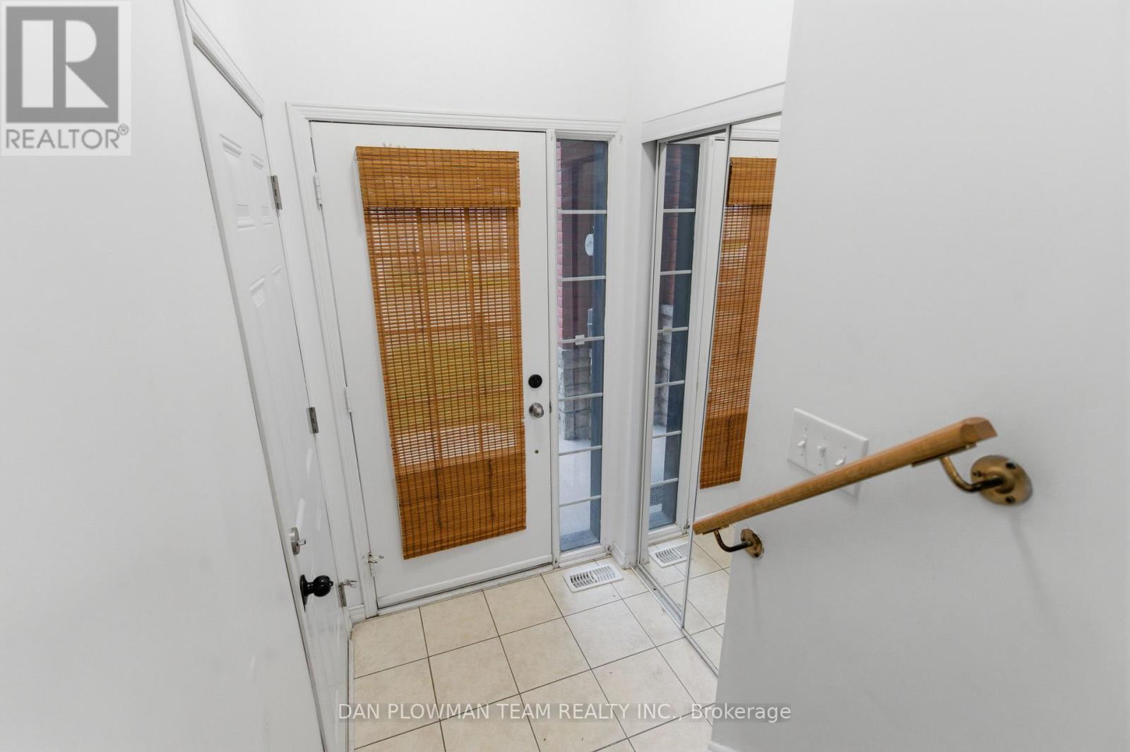 23 BLUNDEN ROAD - 26