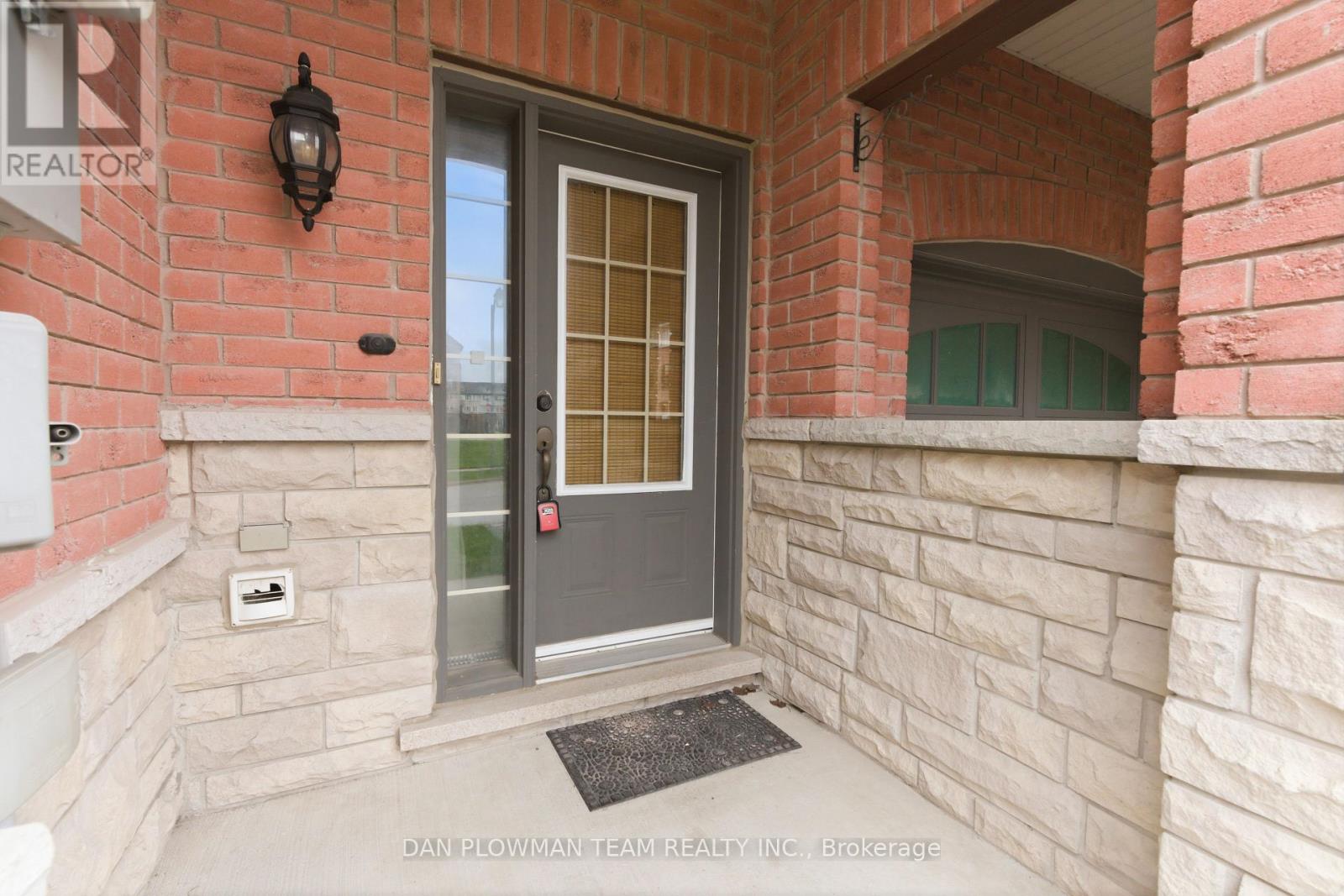 23 BLUNDEN ROAD - 27