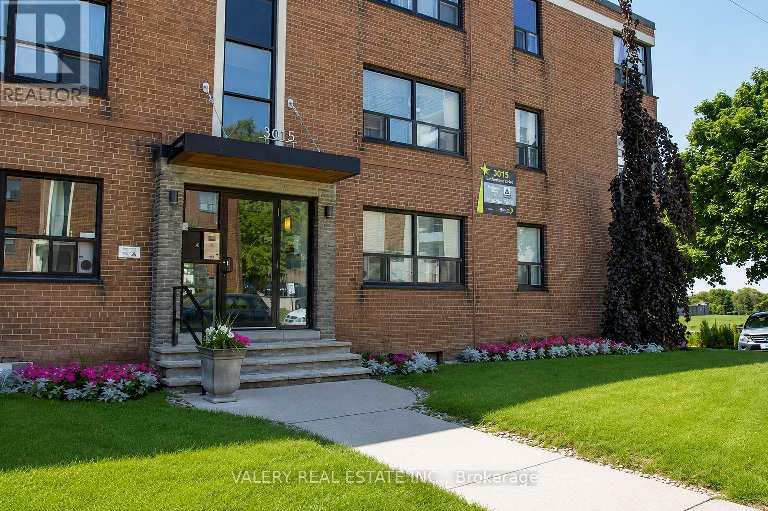Photo of 3015 Queen Street