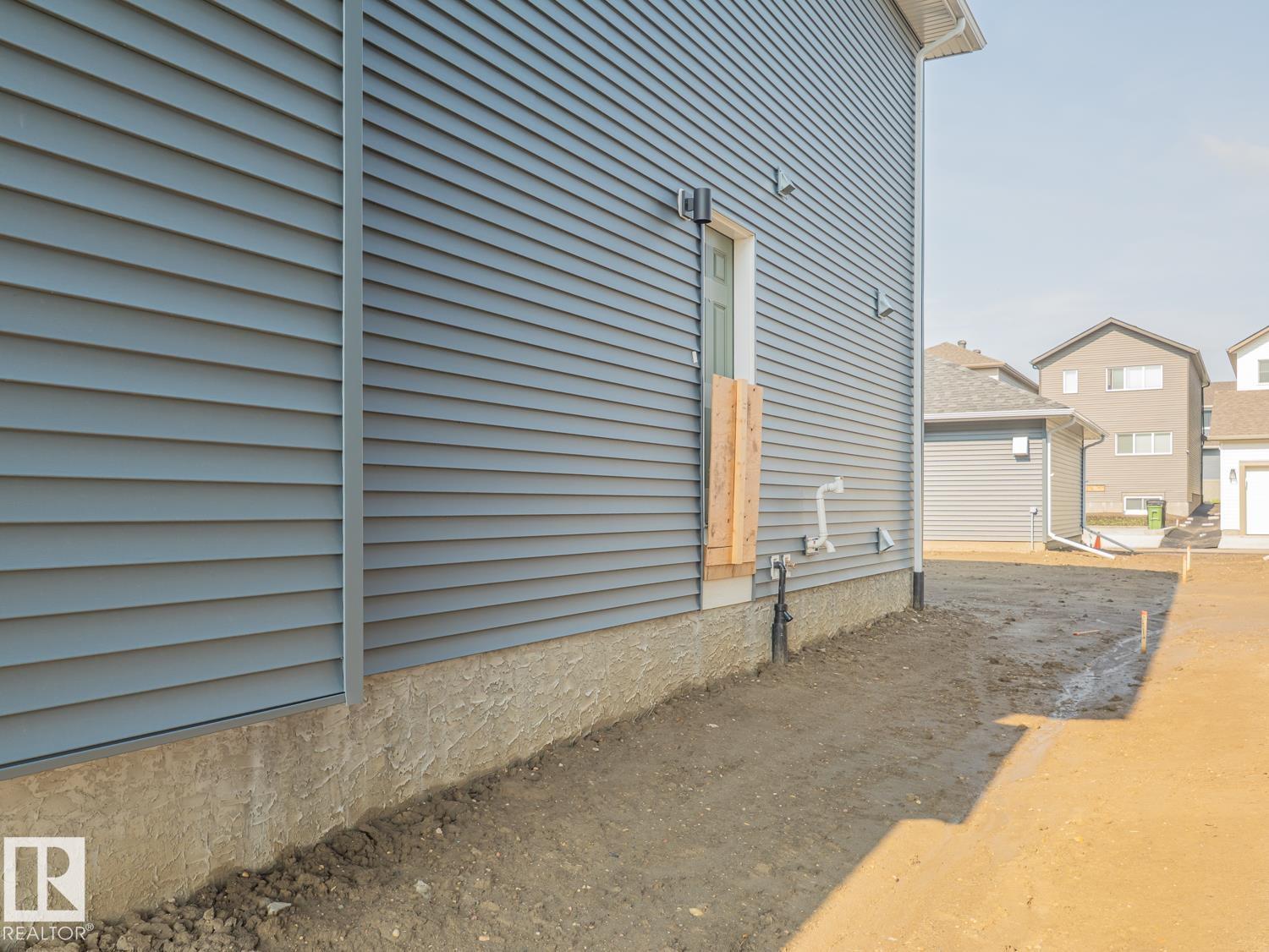 17664 69A ST NW - 37