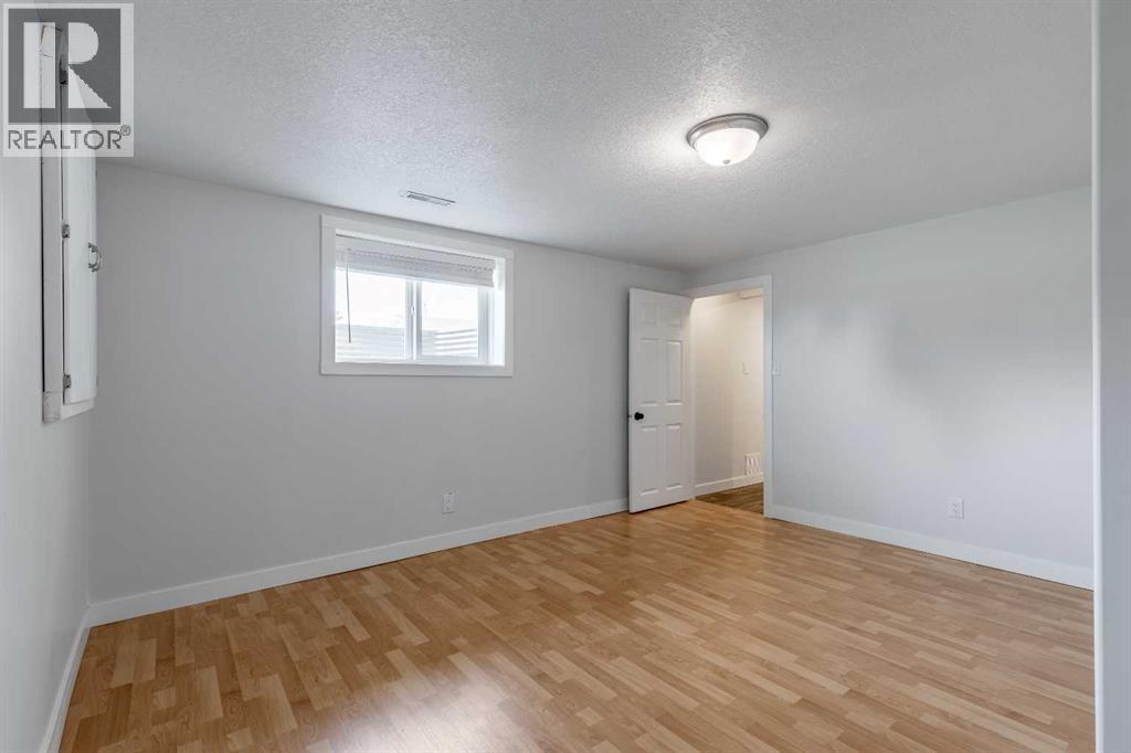 5105 2 Street - Image 25