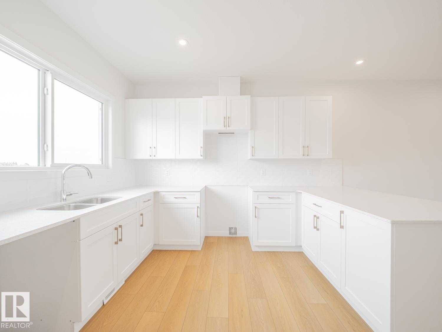 19608 30 AV NW - Image 16