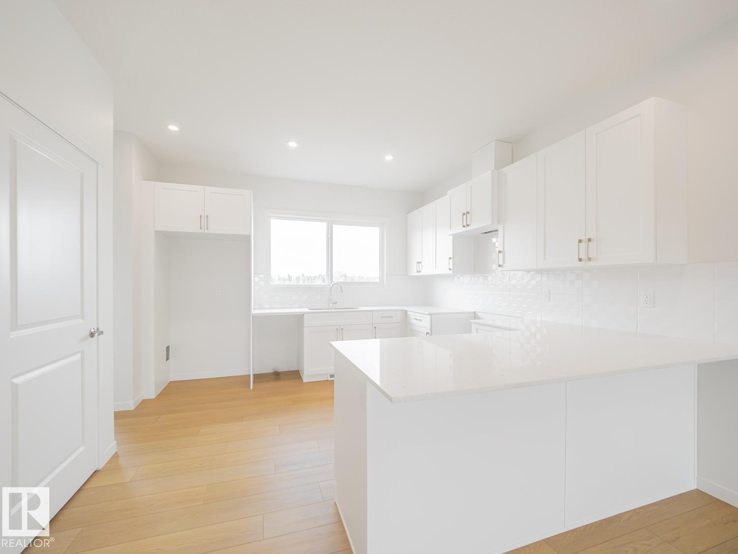 19608 30 AV NW - Image 14