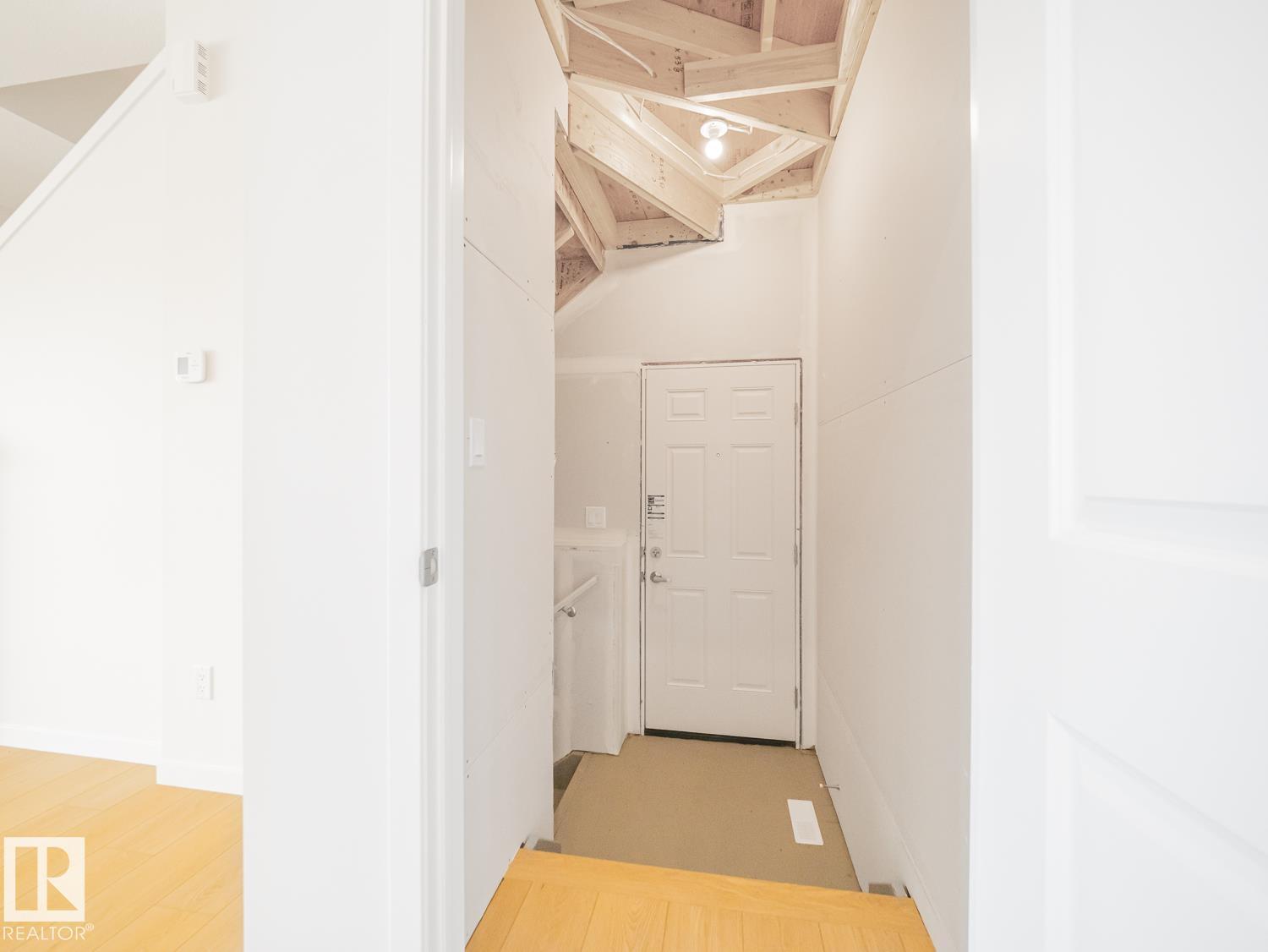 19608 30 AV NW - Image 35