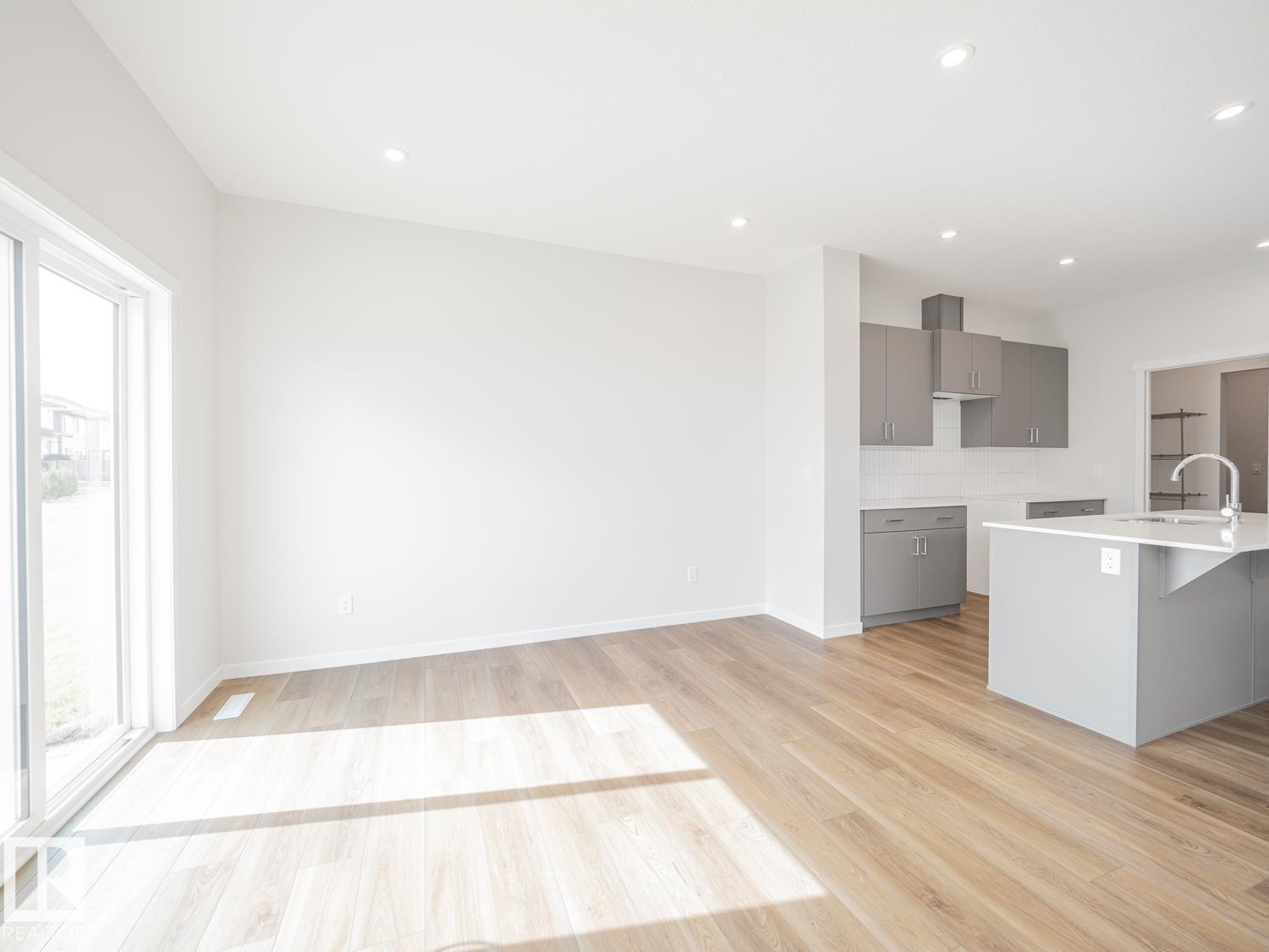 2204 193 ST NW - 19