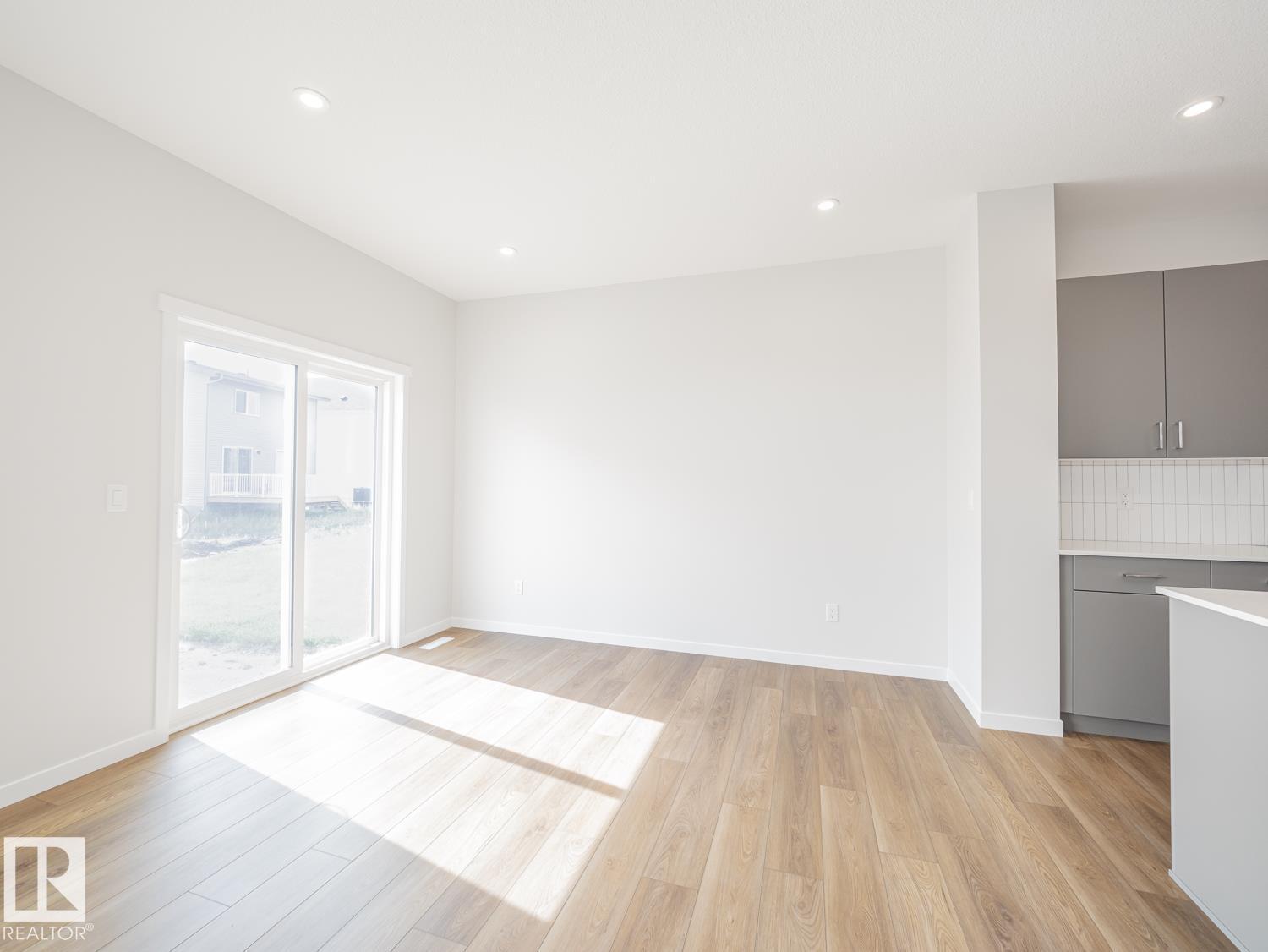 2204 193 ST NW - 18