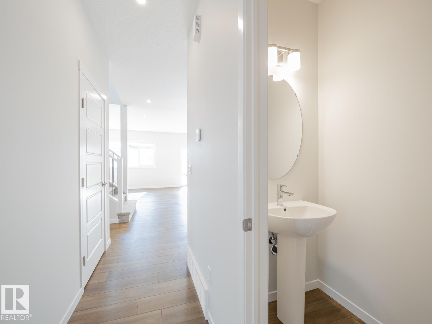 2204 193 ST NW - 9