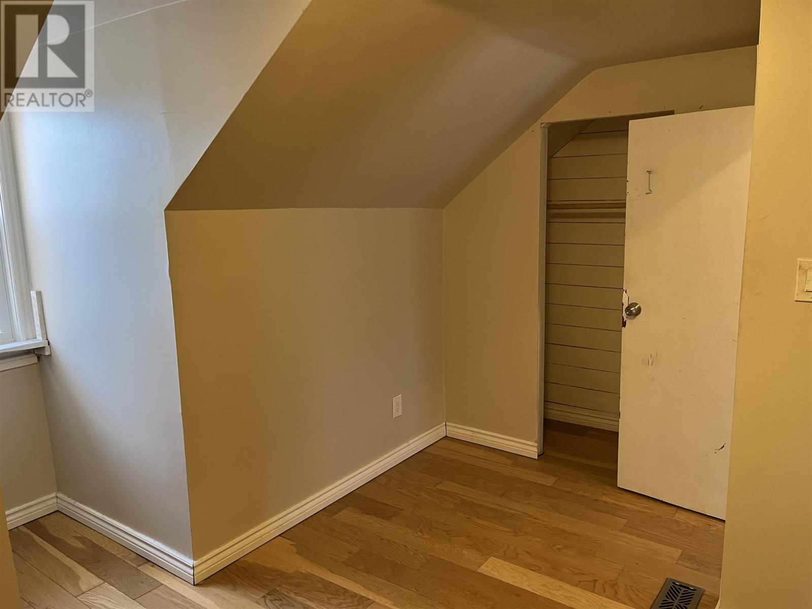 40 Algoma AVE - 10