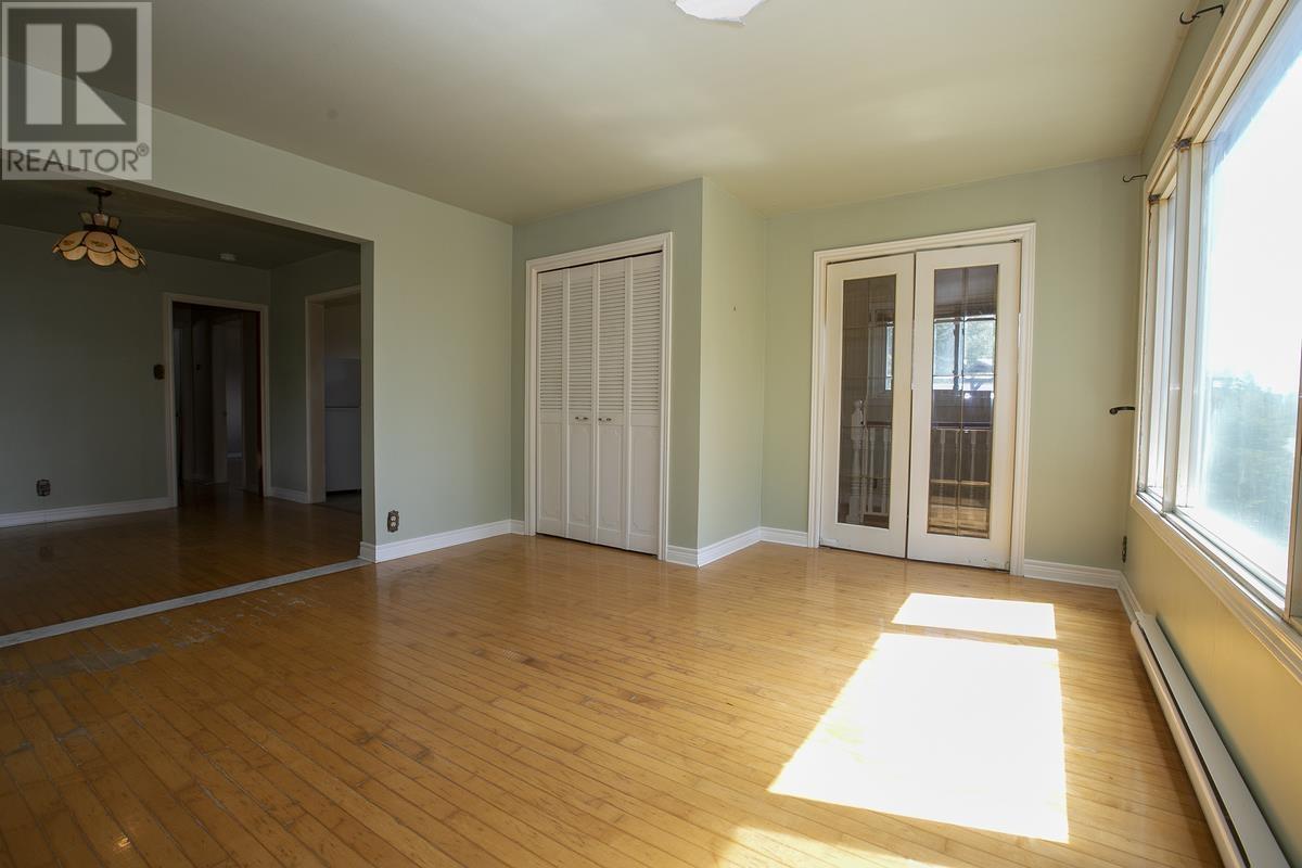 47 Fairview AVE - 22