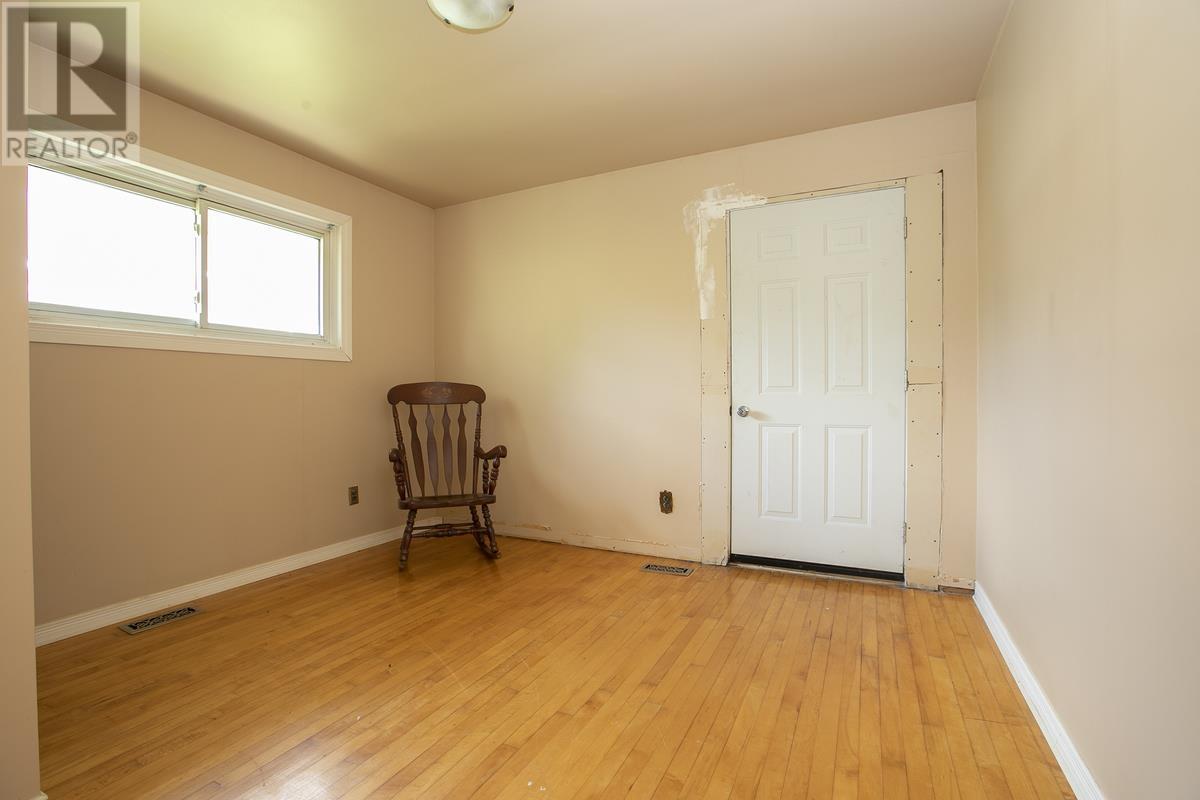 47 Fairview AVE - 30