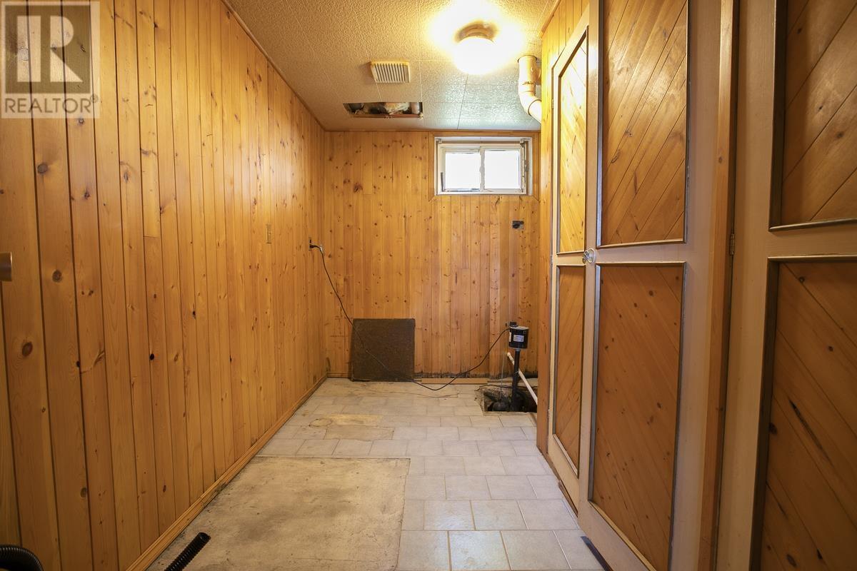 47 Fairview AVE - 37