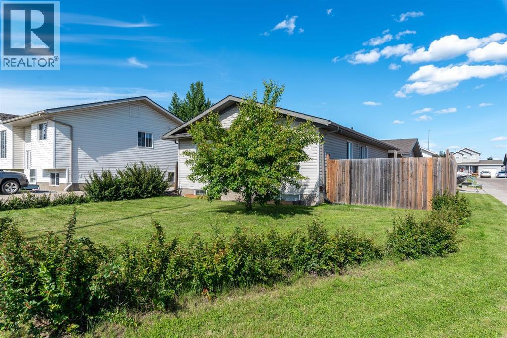 1501 49 Avenue, Lloydminster — photo 3