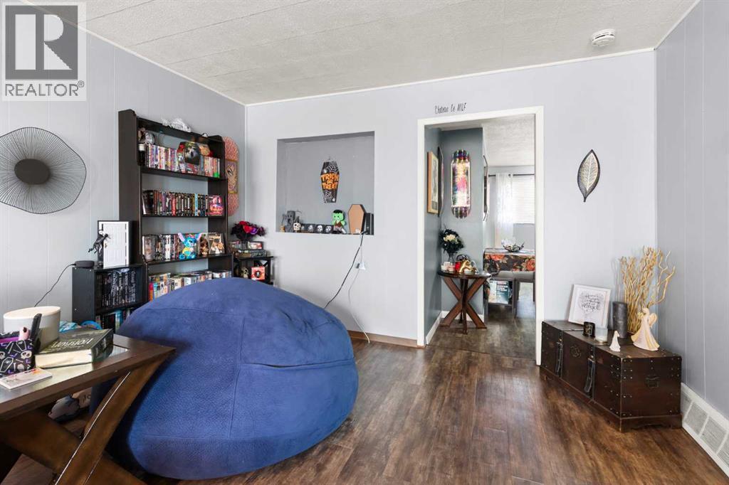 802 2 Street SE - 8