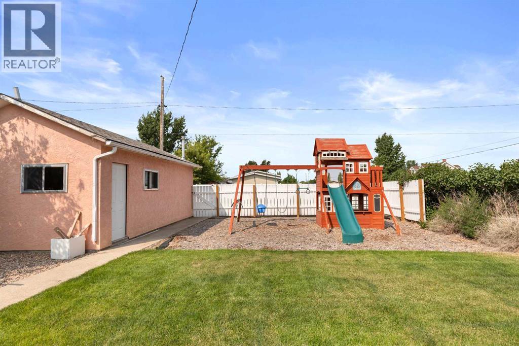 802 2 Street SE - 33