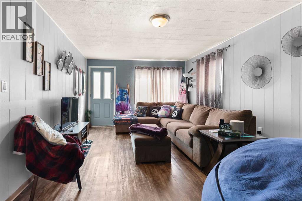 802 2 Street SE - 5
