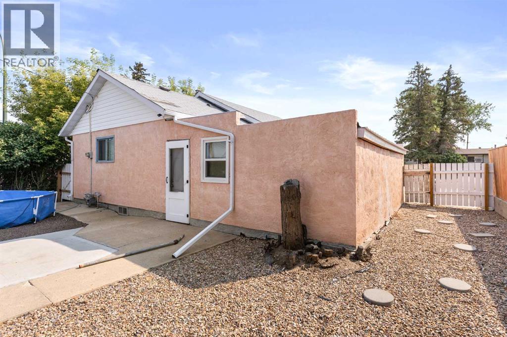 802 2 Street SE - 30