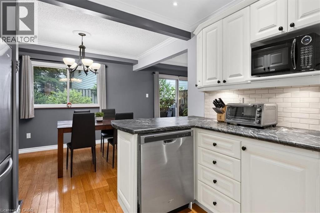 #3 479 WOODVIEW Road - 23