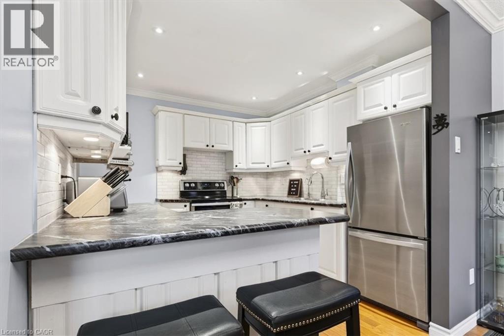 #3 479 WOODVIEW Road - 18