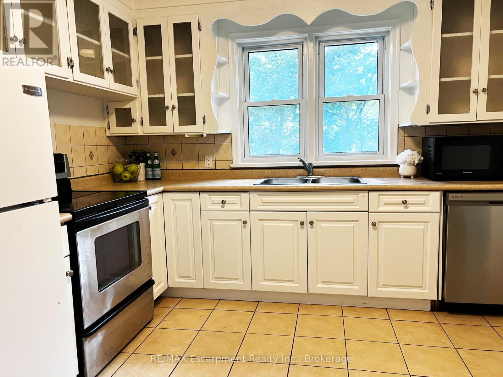 186 GLENDALE AVENUE - Image 16