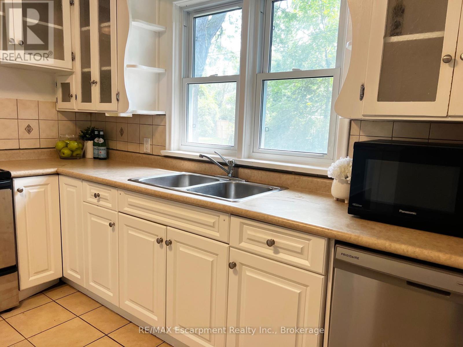 186 GLENDALE AVENUE - Image 18