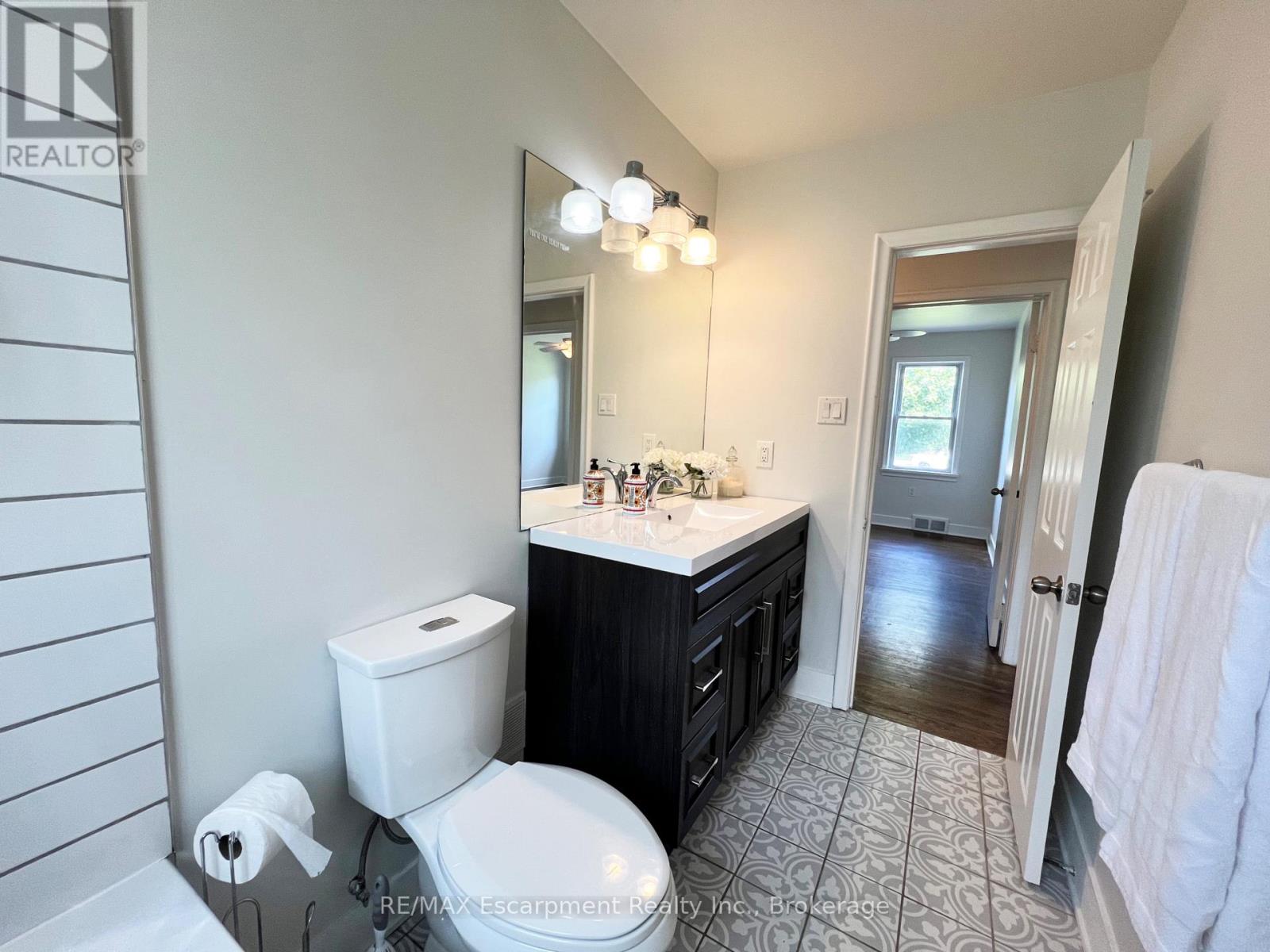 186 GLENDALE AVENUE - Image 28
