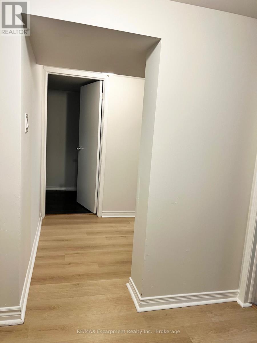 186 GLENDALE AVENUE - 33