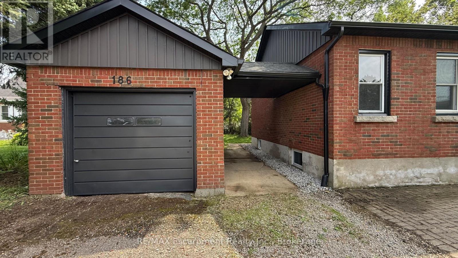186 GLENDALE AVENUE - 4