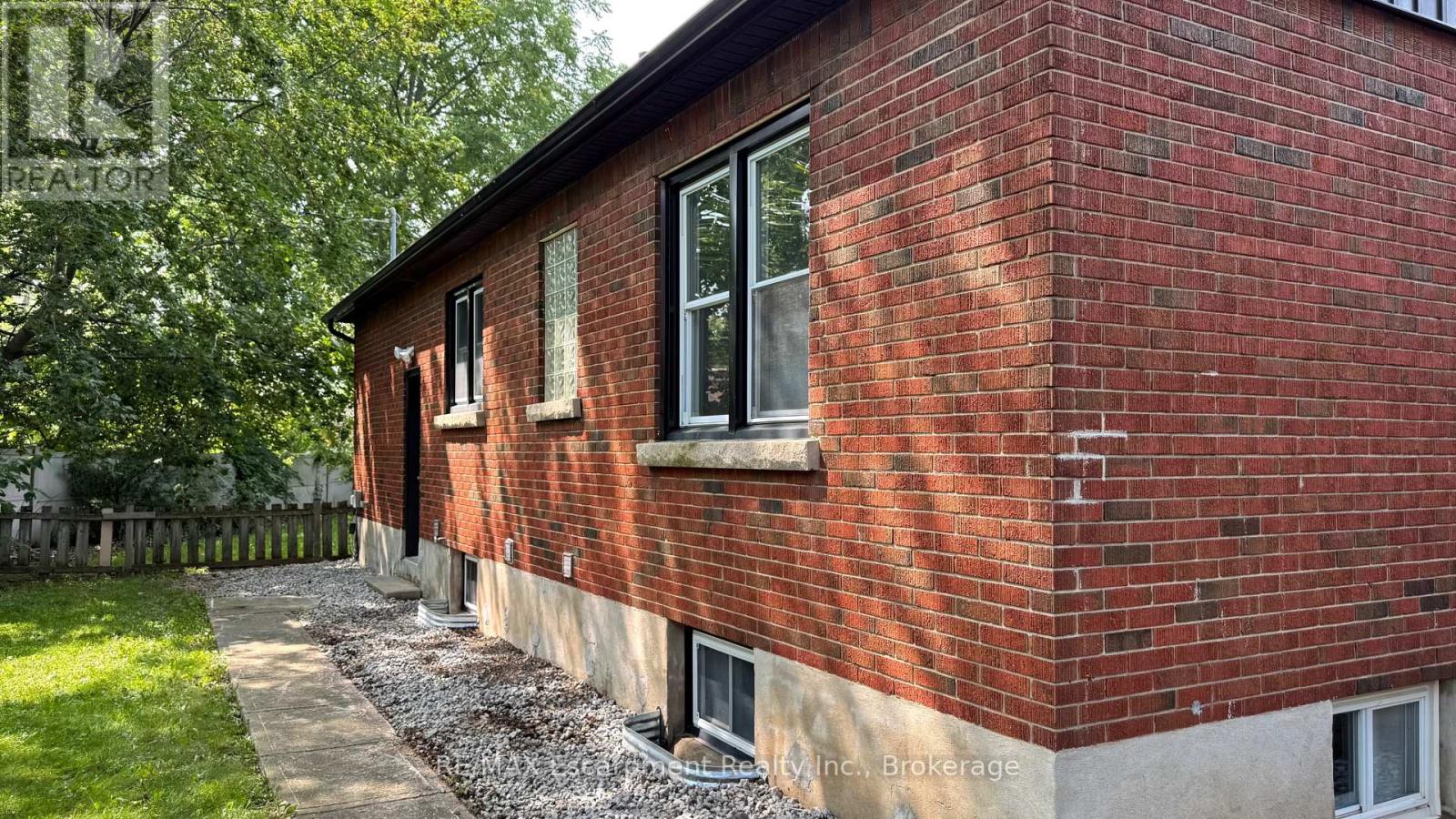 186 GLENDALE AVENUE - Image 44