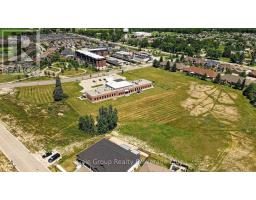 808 Garden Court Crescent, Woodstock, ON N4T0A3 Photo 9