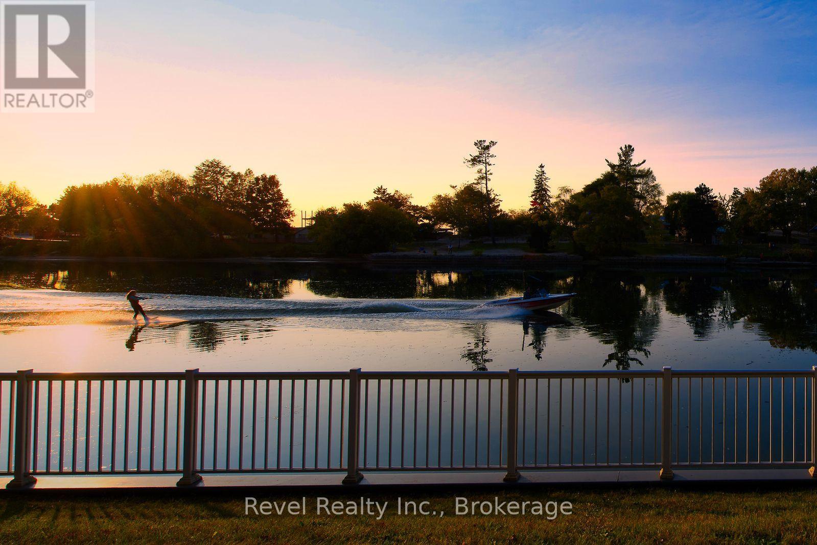 4 - 4-64 RIVER RD EAST RIVER ROAD E, Wasaga Beach — photo 3
