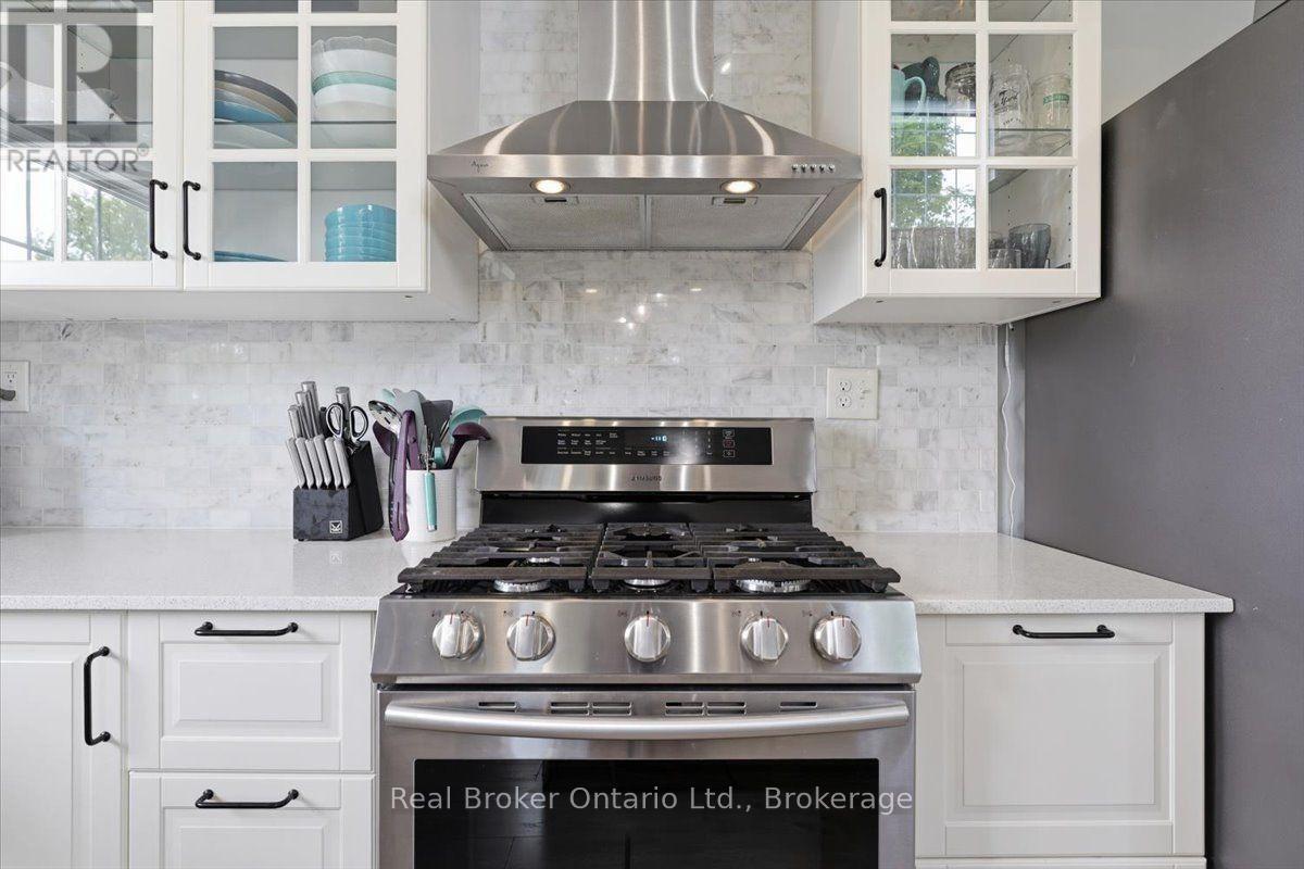 1A CLARENCE AVENUE - 12