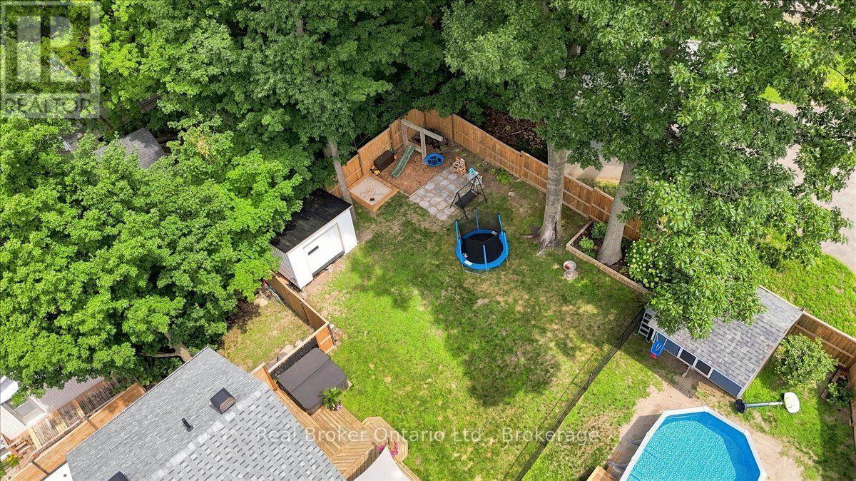 1A CLARENCE AVENUE - Image 36