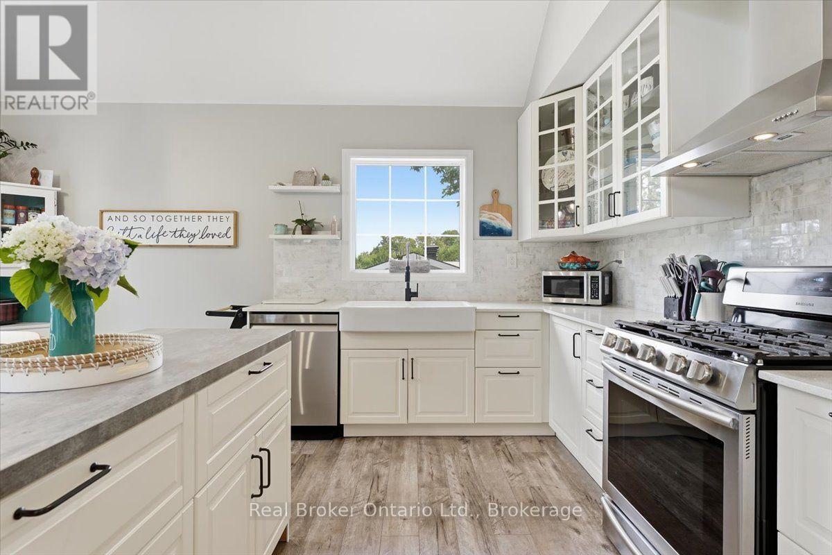 1A CLARENCE AVENUE - 9