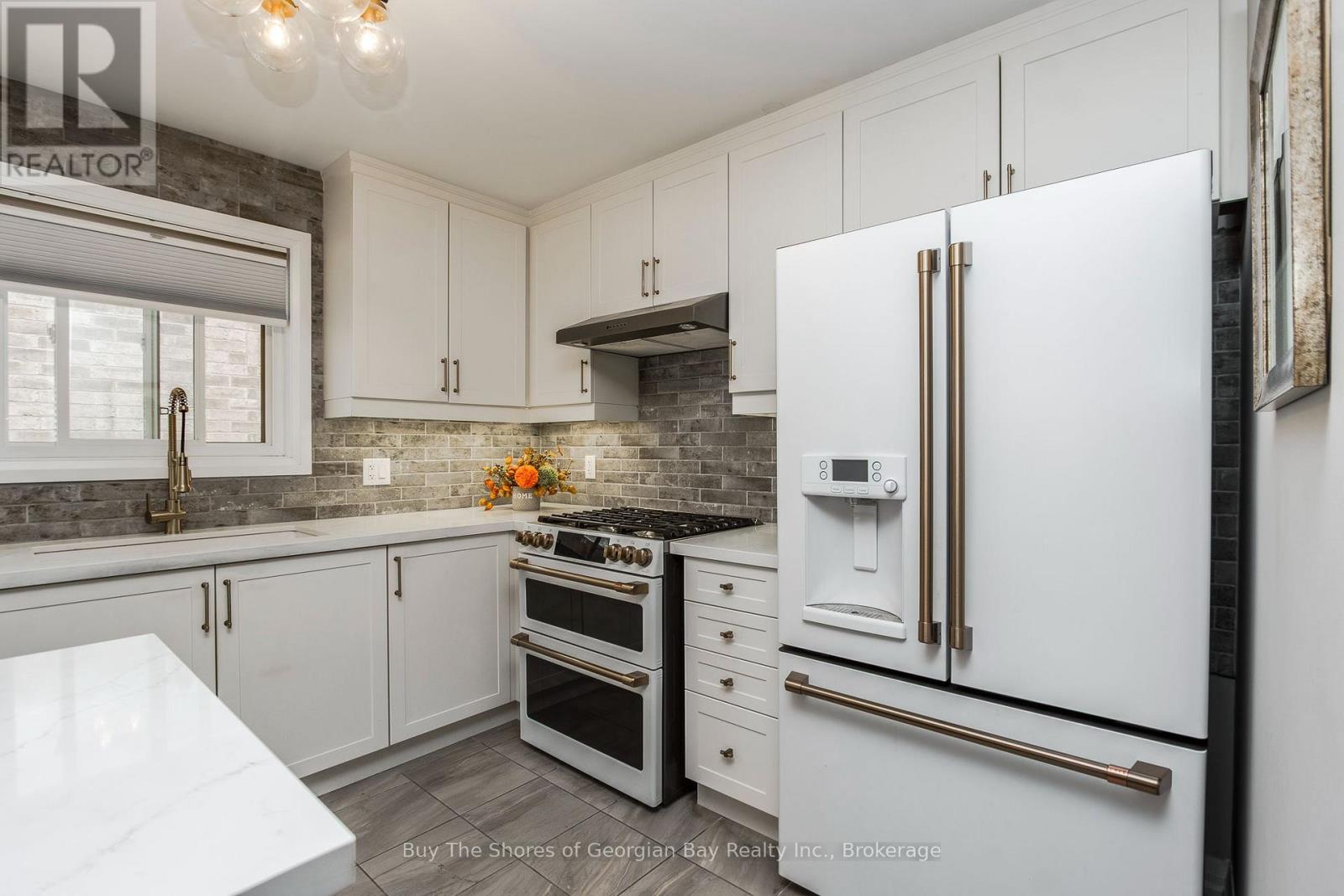 33 BEAUSOLEIL DRIVE - 12