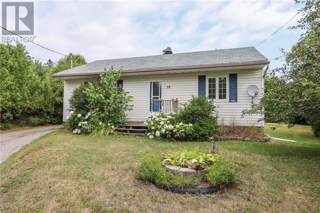 38 Gill Avenue - 1
