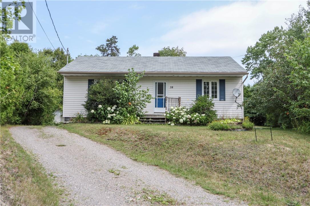 38 Gill Avenue - 2