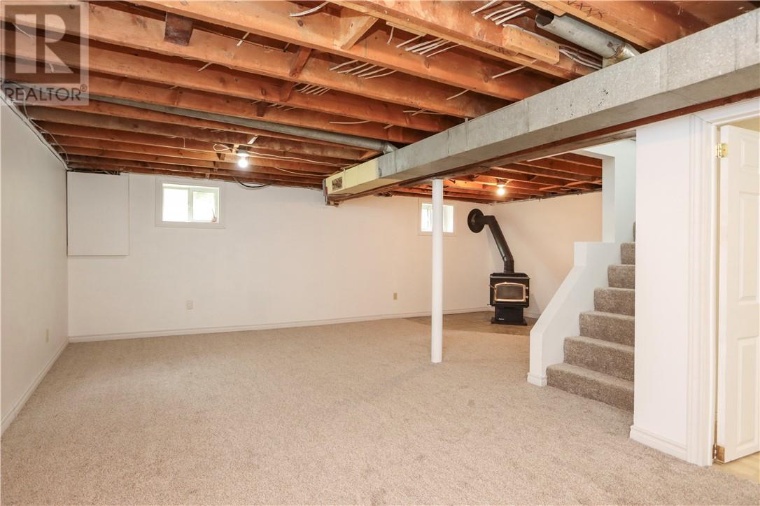 38 Gill Avenue - 35