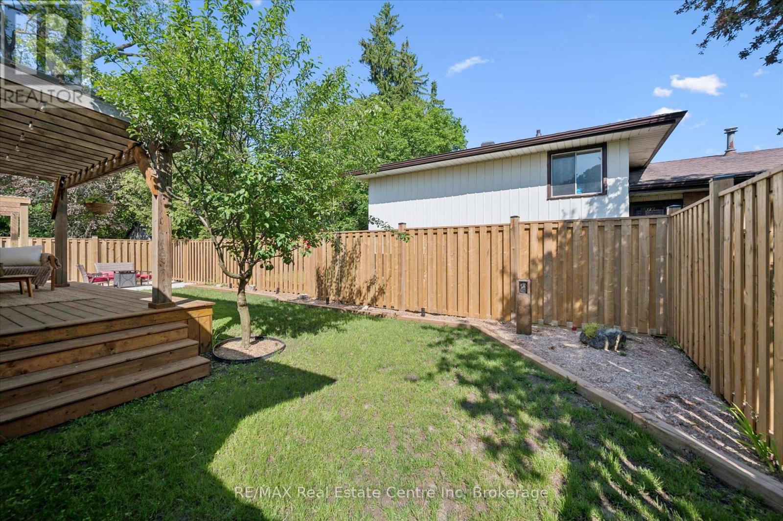 289 GARAFRAXA STREET E - Image 38