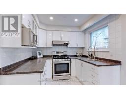 Upper - 17 Baroness Crescent, Toronto, ON M2J3K4 Photo 13