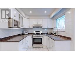 Upper - 17 Baroness Crescent, Toronto, ON M2J3K4 Photo 14