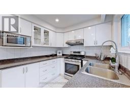 Upper - 17 Baroness Crescent, Toronto, ON M2J3K4 Photo 15