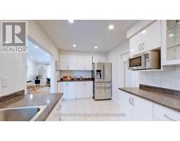 Upper - 17 Baroness Crescent, Toronto, ON M2J3K4 Photo 16