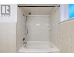 Upper - 17 Baroness Crescent, Toronto, ON M2J3K4 Photo 22